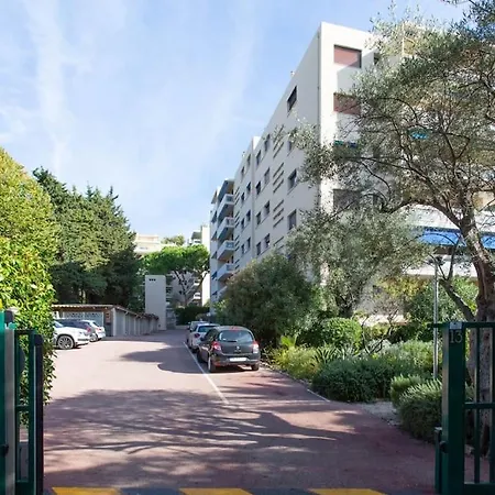 A6- 2 Bdr Incredible Sea View - Ac, Garage & Terrace Apartment *