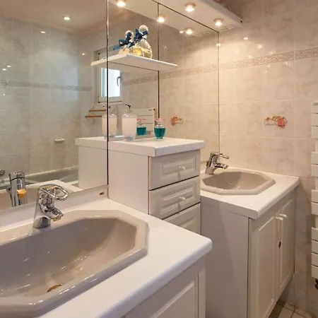 Apartment A6- 2 Bdr Incredible Sea View - Ac, Garage & Terrace *