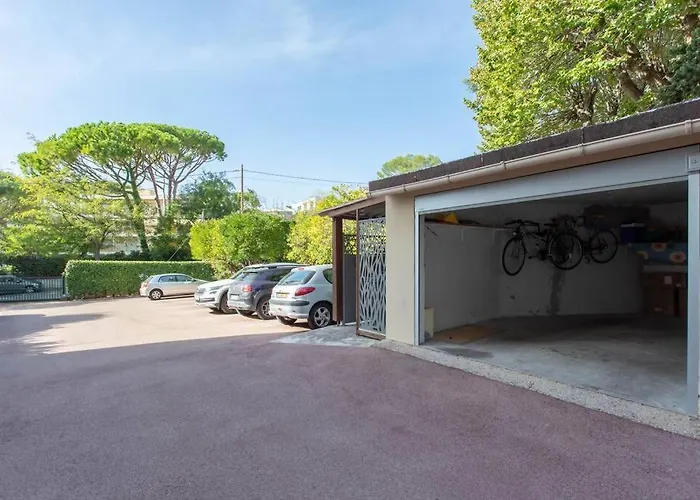 A6- 2 Bdr Incredible Sea View - Ac, Garage & Terrace *